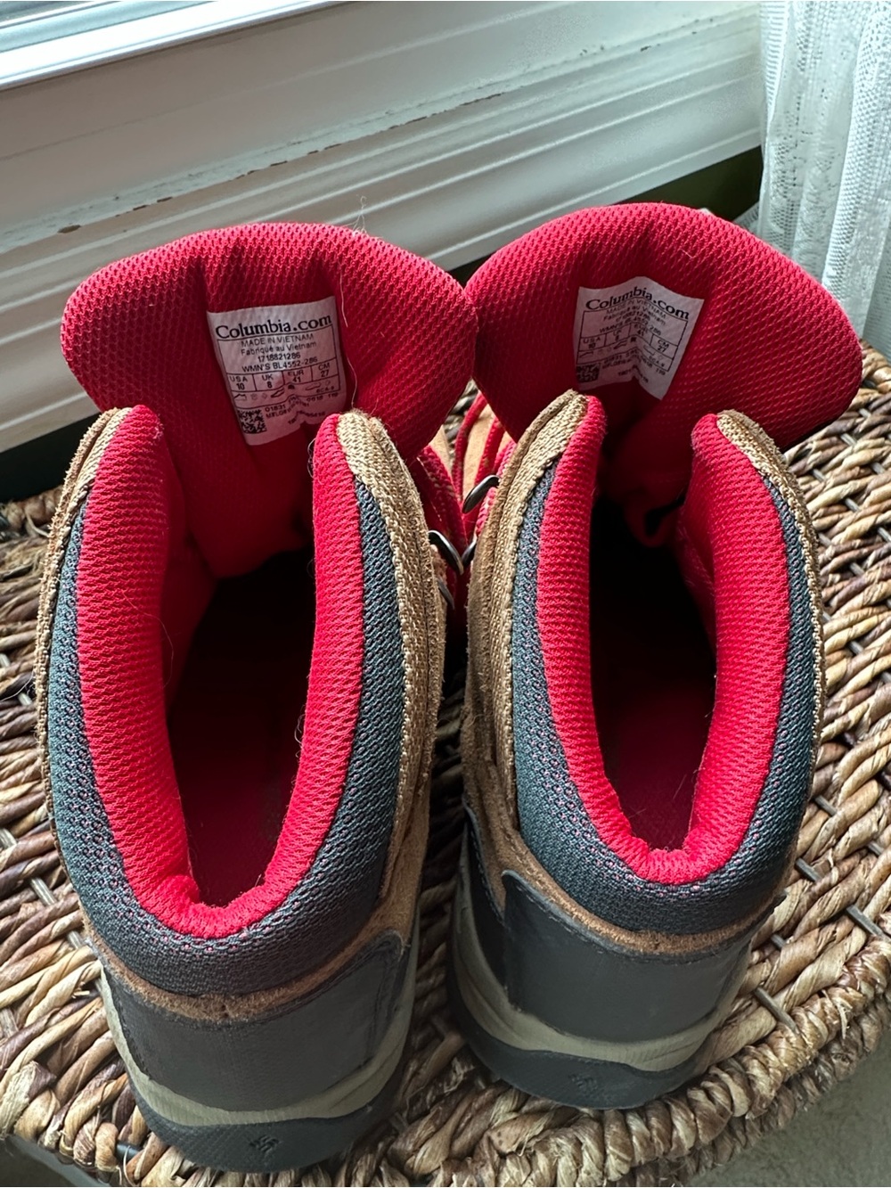 Columbia Brown Suede Hiking Boots with Red Accents - Picture 11 of 12